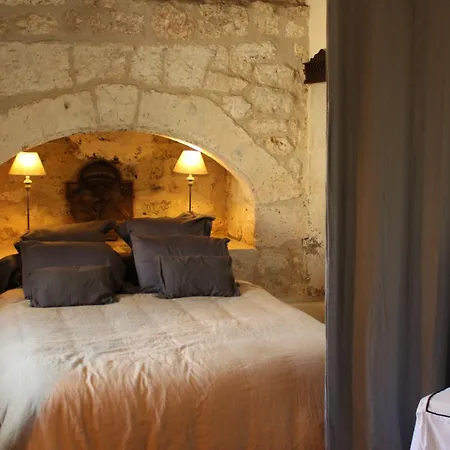 Chateau De Sers Bed & Breakfast