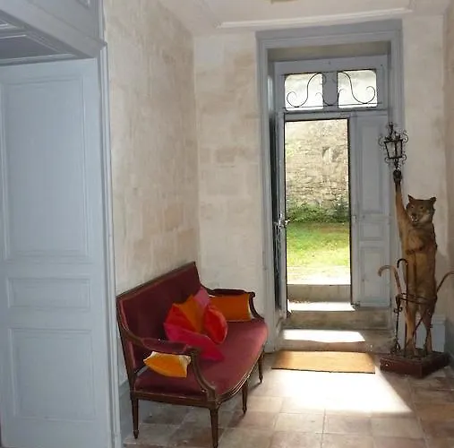 Chateau De Sers Bed and Breakfast *